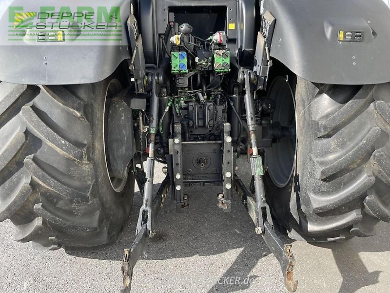 Traktor John Deere 6210r: obrázek 10