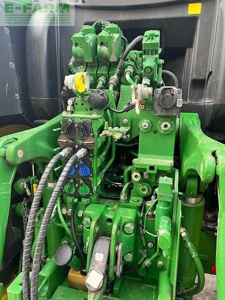 John Deere 6215 r - Traktor: obrázek 3 John Deere 6215 r - Traktor: obrázek 3