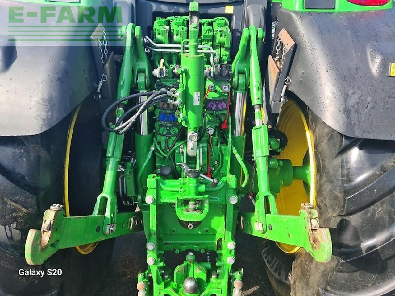 John Deere 6215r - Traktor: obrázek 5 John Deere 6215r - Traktor: obrázek 5