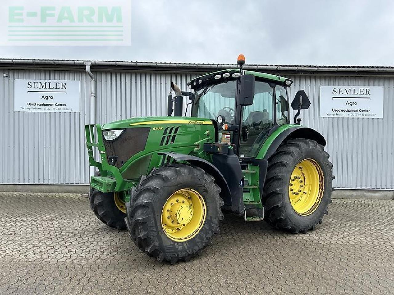John Deere 6215r - Traktor: obrázek 1 John Deere 6215r - Traktor: obrázek 1