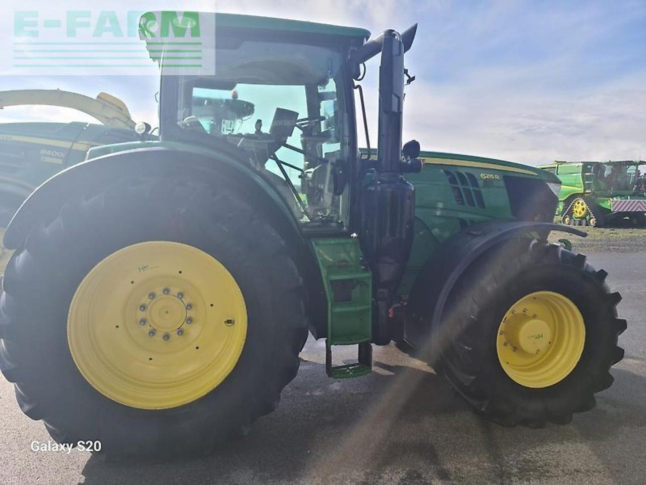 John Deere 6215r - Traktor: obrázek 3 John Deere 6215r - Traktor: obrázek 3