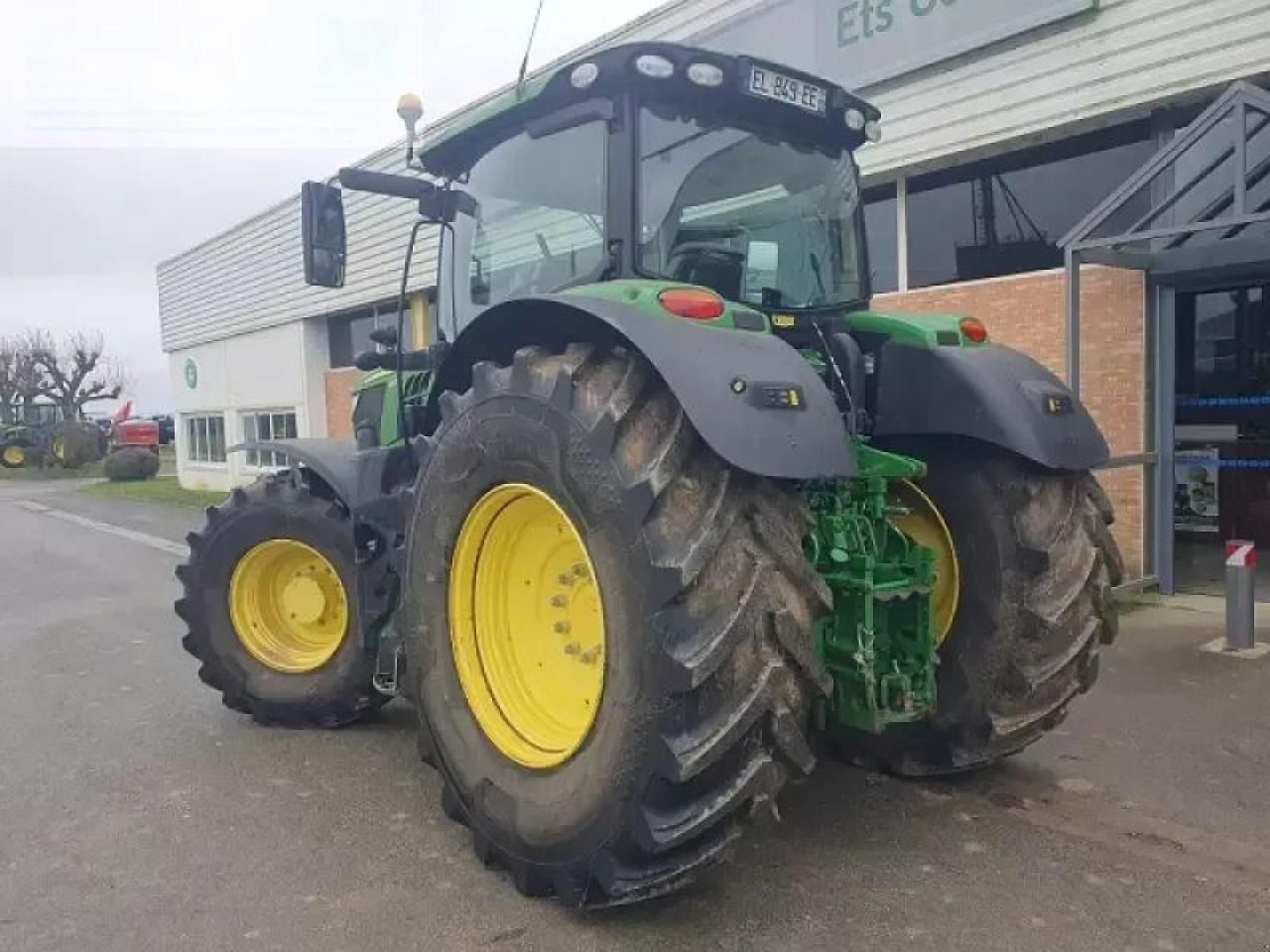 John Deere 6215r - Traktor: obrázek 4 John Deere 6215r - Traktor: obrázek 4