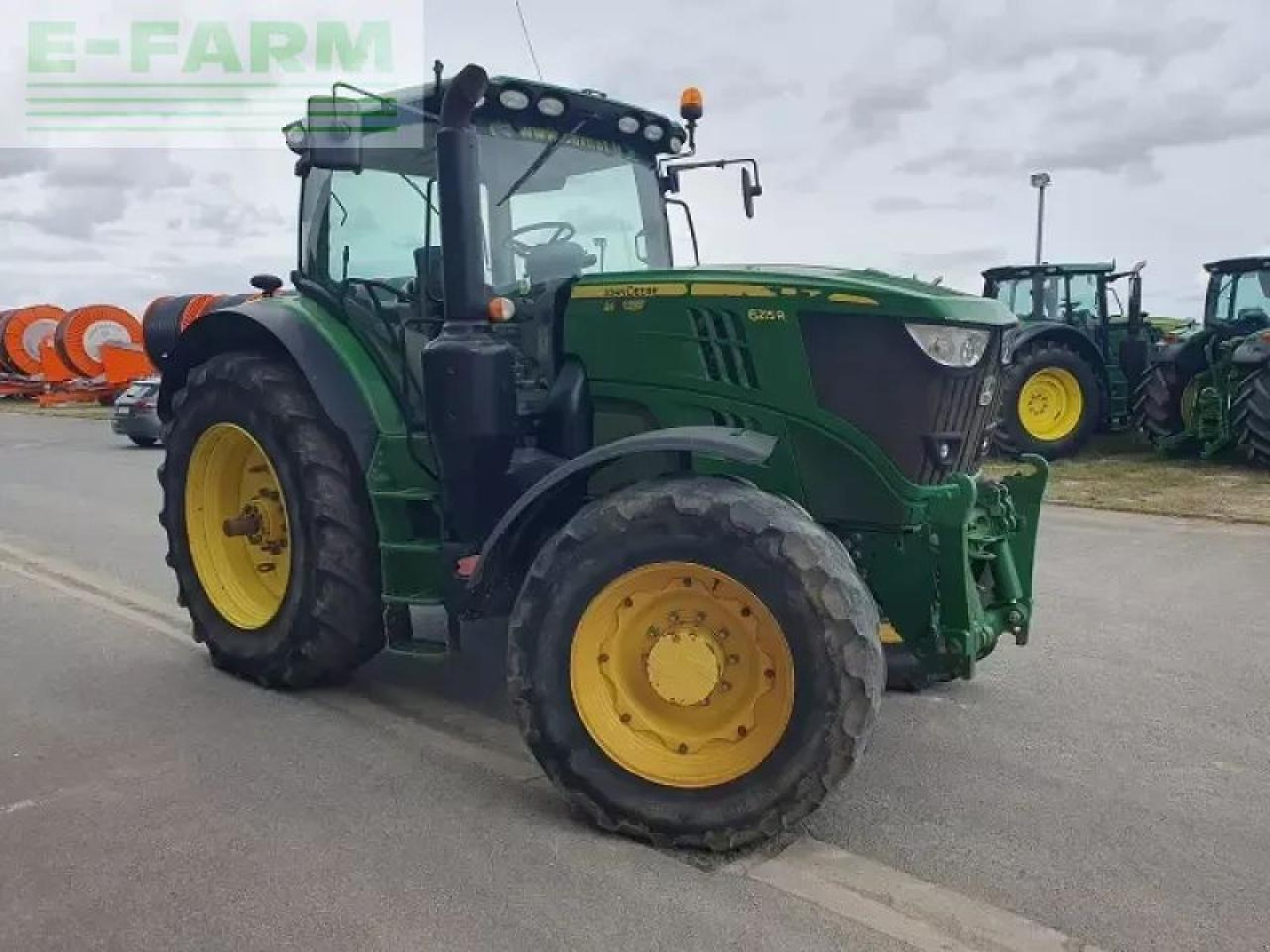 John Deere 6215r - Traktor: obrázek 2 John Deere 6215r - Traktor: obrázek 2
