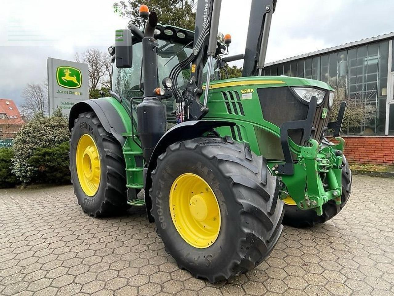 John Deere 6215r ap - Traktor: obrázek 1 John Deere 6215r ap - Traktor: obrázek 1