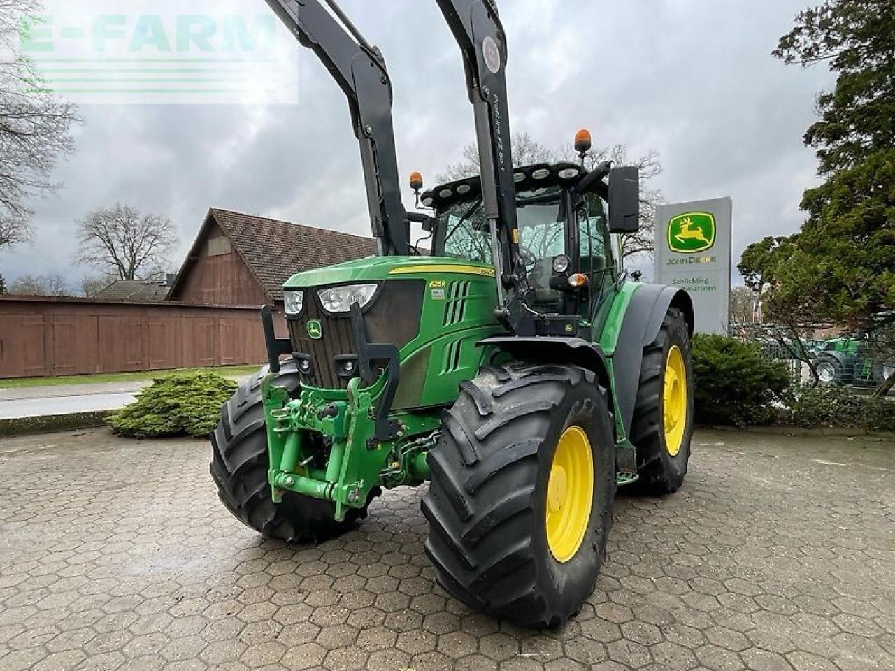 John Deere 6215r ap - Traktor: obrázek 2 John Deere 6215r ap - Traktor: obrázek 2
