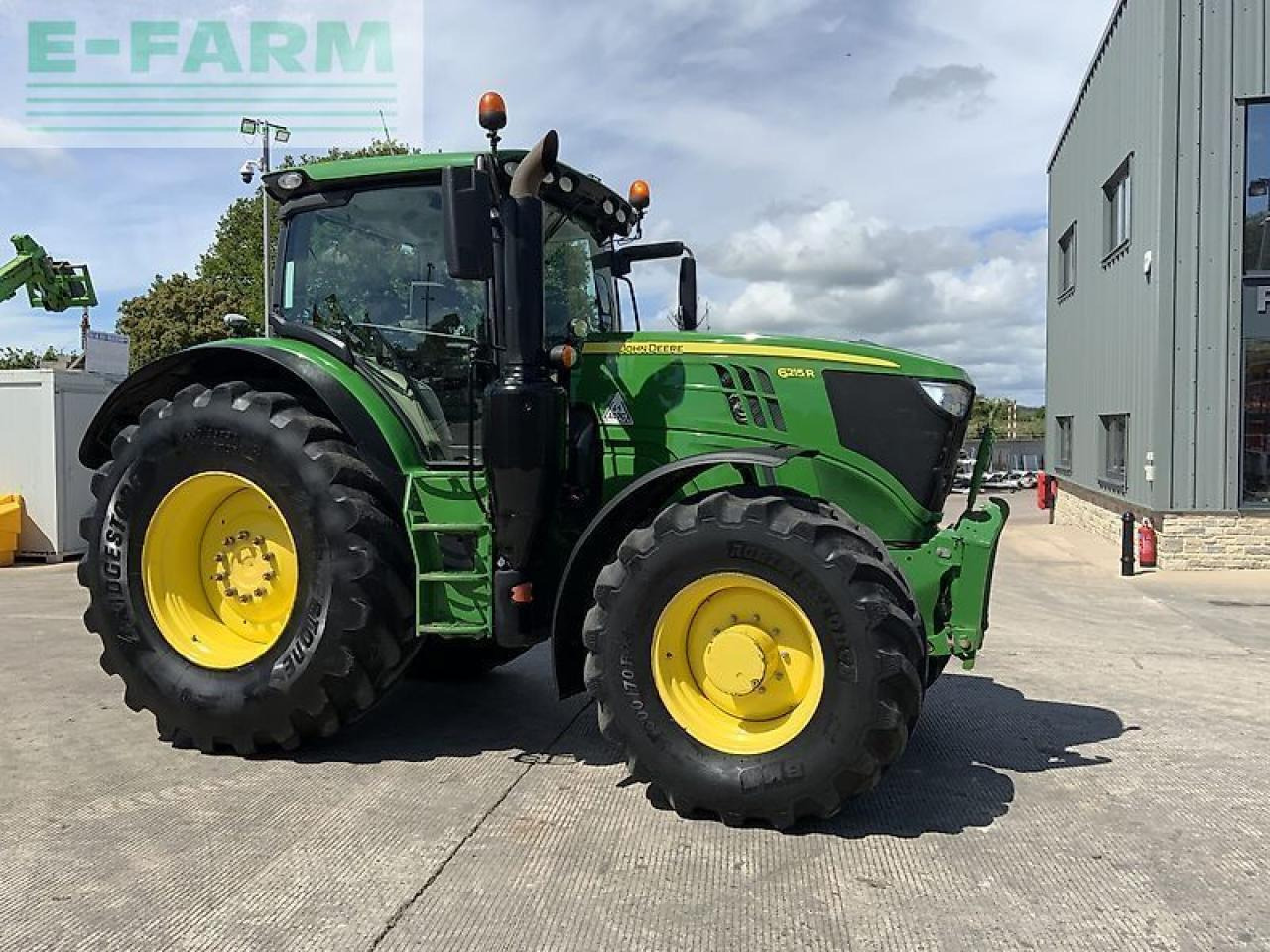 John Deere 6215r tractor (st23353) - Traktor: obrázek 2 John Deere 6215r tractor (st23353) - Traktor: obrázek 2