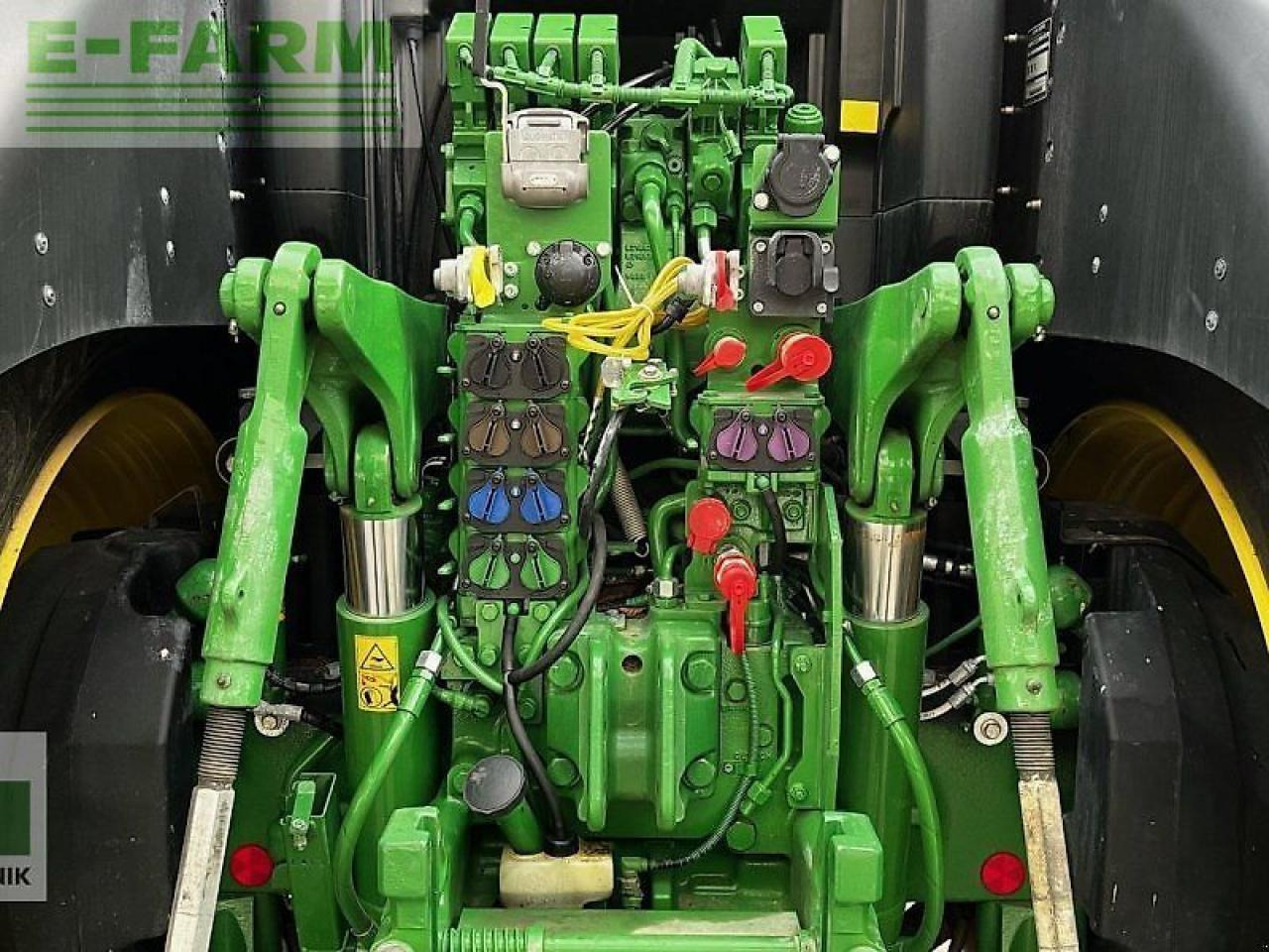 Traktor John Deere 6250r: obrázek 13 Traktor John Deere 6250r: obrázek 13