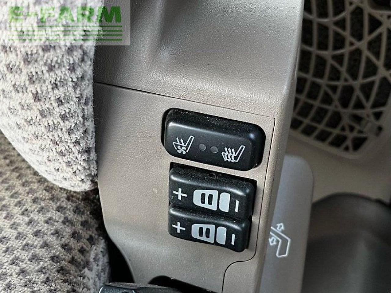 Traktor John Deere 6250r: obrázek 19 Traktor John Deere 6250r: obrázek 19