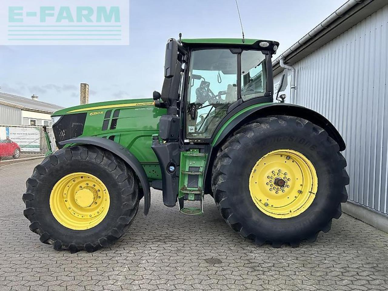 John Deere 6250r - Traktor: obrázek 2 John Deere 6250r - Traktor: obrázek 2