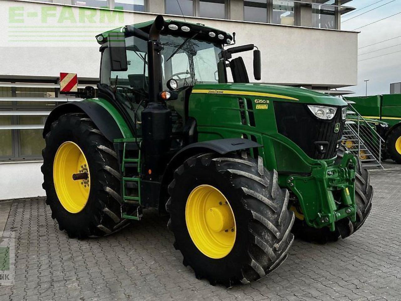 John Deere 6250r - Traktor: obrázek 4 John Deere 6250r - Traktor: obrázek 4