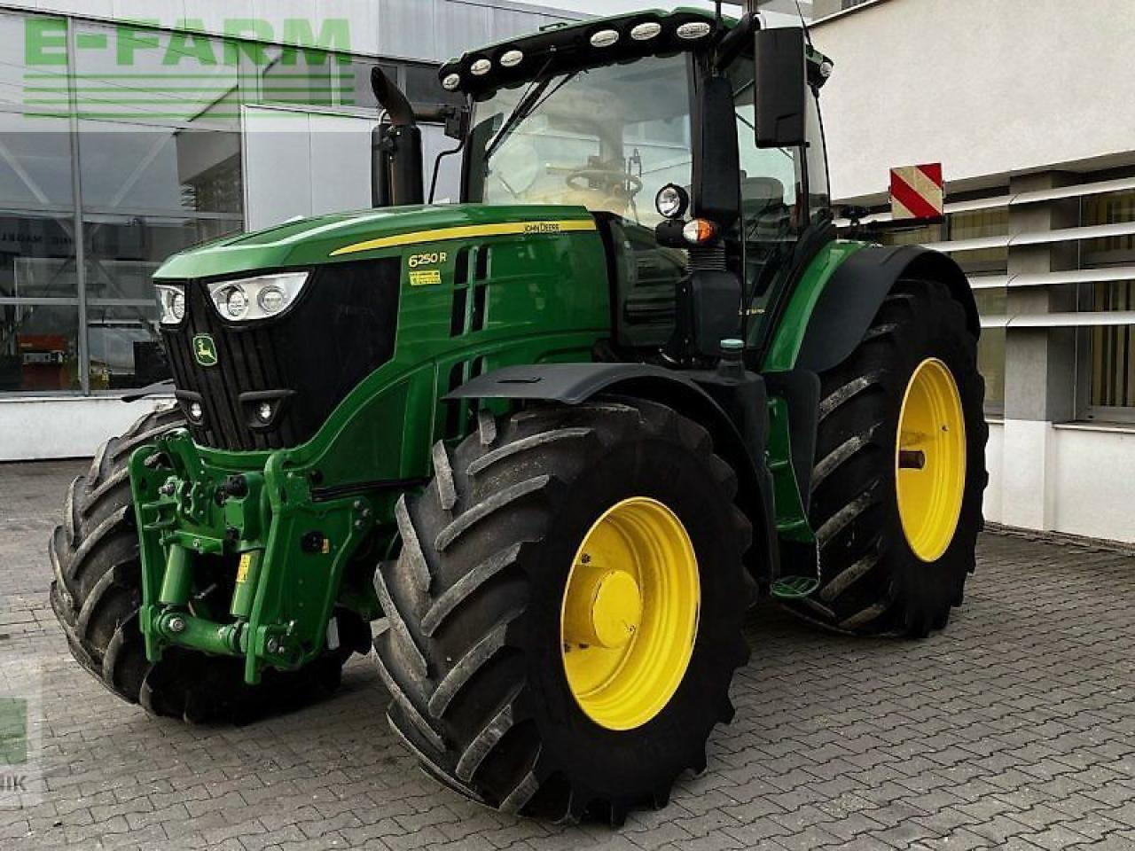 John Deere 6250r - Traktor: obrázek 1 John Deere 6250r - Traktor: obrázek 1