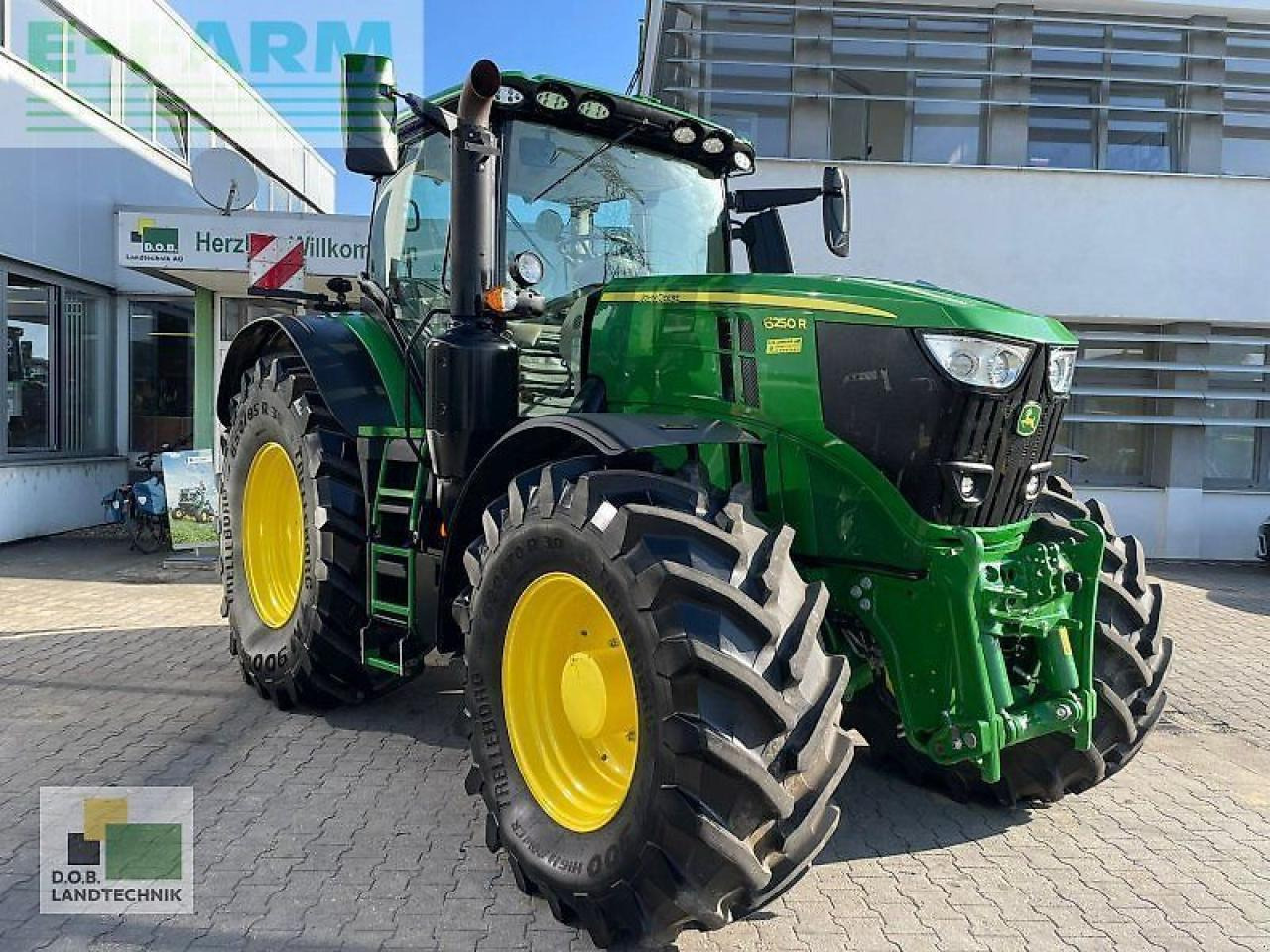 John Deere 6250r - Traktor: obrázek 2 John Deere 6250r - Traktor: obrázek 2