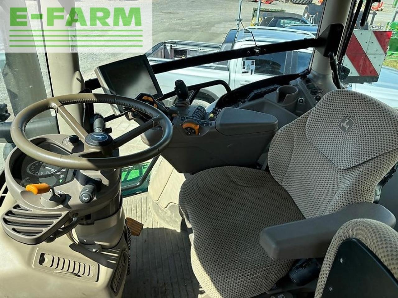 Traktor John Deere 6250r: obrázek 10 Traktor John Deere 6250r: obrázek 10