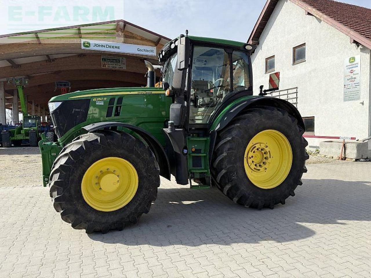 John Deere 6250r ultimate - Traktor: obrázek 2 John Deere 6250r ultimate - Traktor: obrázek 2