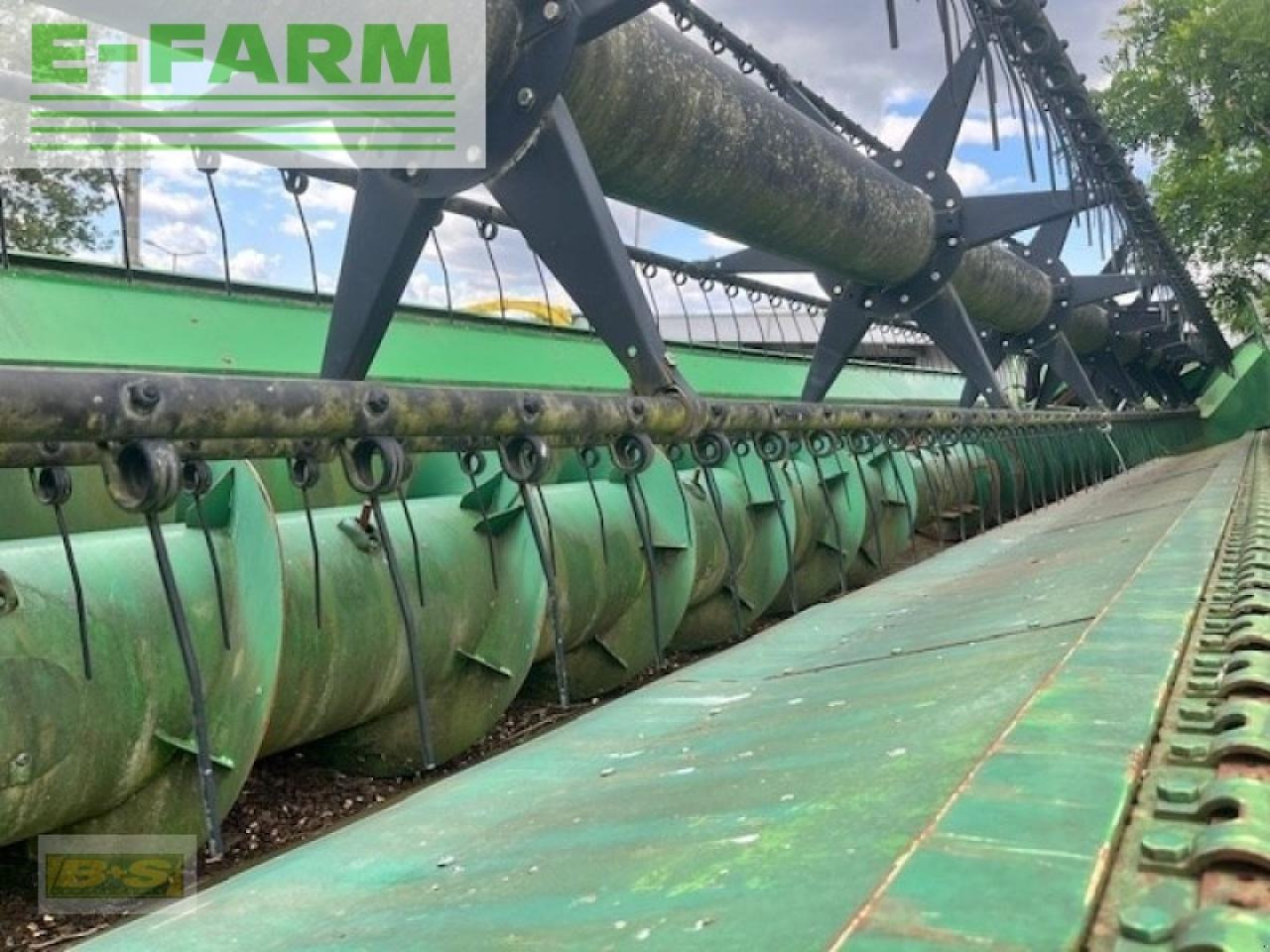 John Deere 635r inkl. rapsvorsatz und wagen - Žací lišta: obrázek 3 John Deere 635r inkl. rapsvorsatz und wagen - Žací lišta: obrázek 3