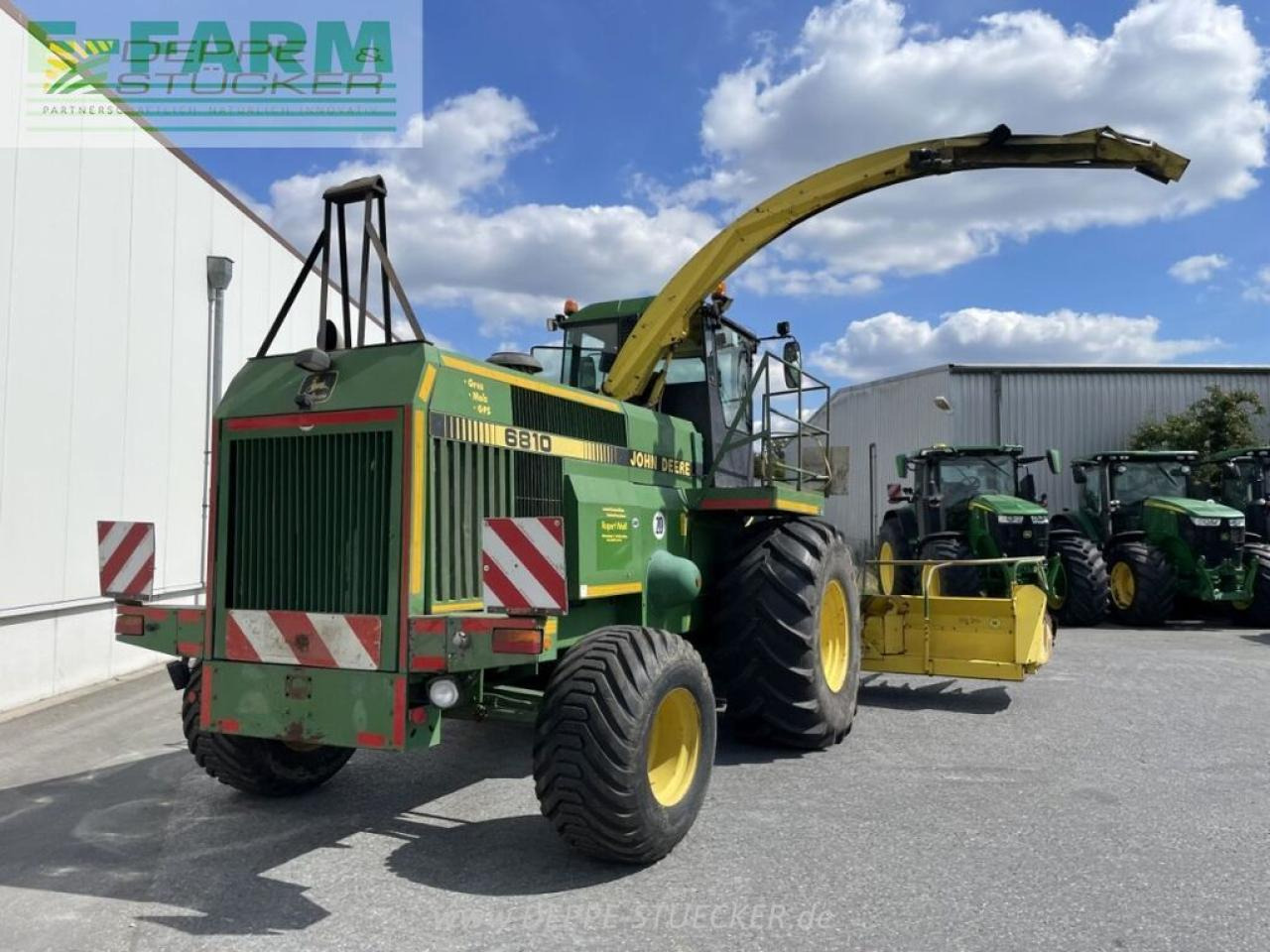John Deere 6810 mit gebiss - Sklízecí řezačka: obrázek 4 John Deere 6810 mit gebiss - Sklízecí řezačka: obrázek 4