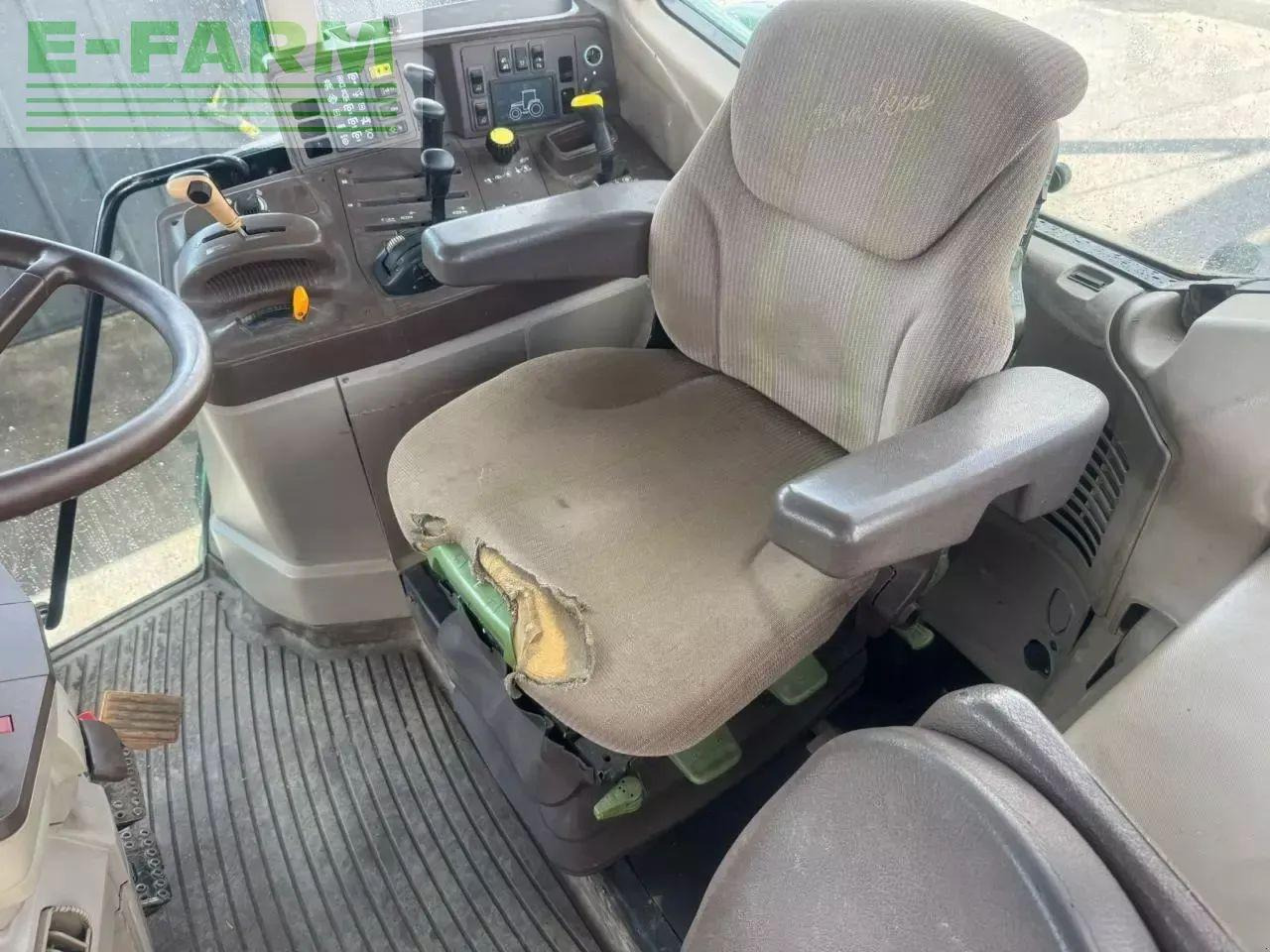 John Deere 6820 - Traktor: obrázek 2 John Deere 6820 - Traktor: obrázek 2