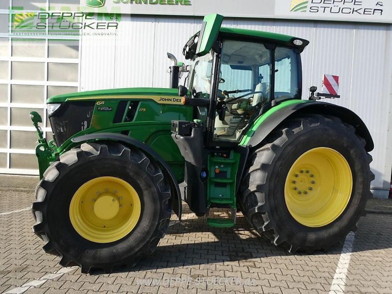 John Deere 6r 175 - Traktor: obrázek 2 John Deere 6r 175 - Traktor: obrázek 2