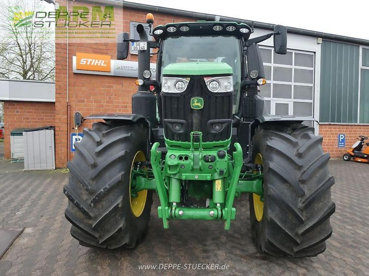 John Deere 6r 230 - Traktor: obrázek 2 John Deere 6r 230 - Traktor: obrázek 2