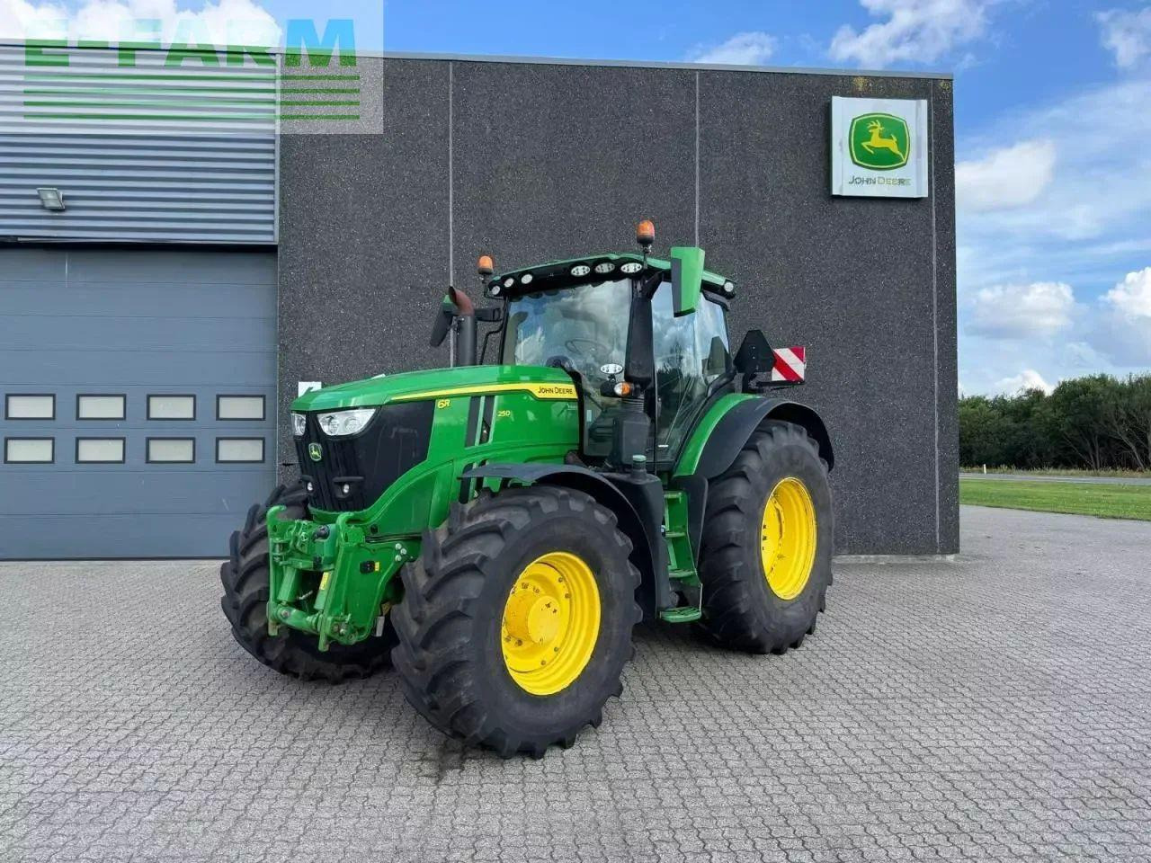 John Deere 6r 250 - Traktor: obrázek 1 John Deere 6r 250 - Traktor: obrázek 1