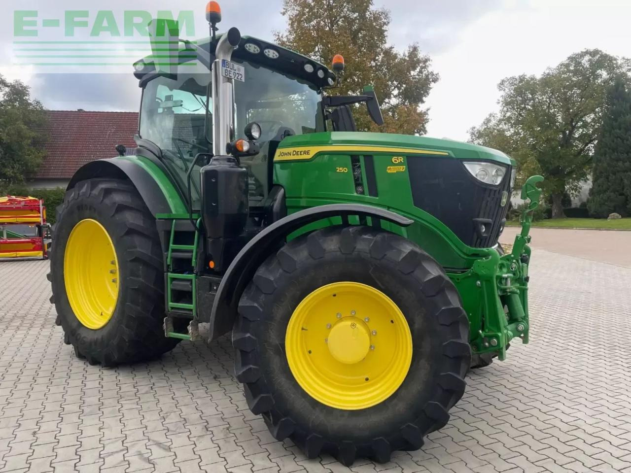 John Deere 6r 250 - Traktor: obrázek 2 John Deere 6r 250 - Traktor: obrázek 2