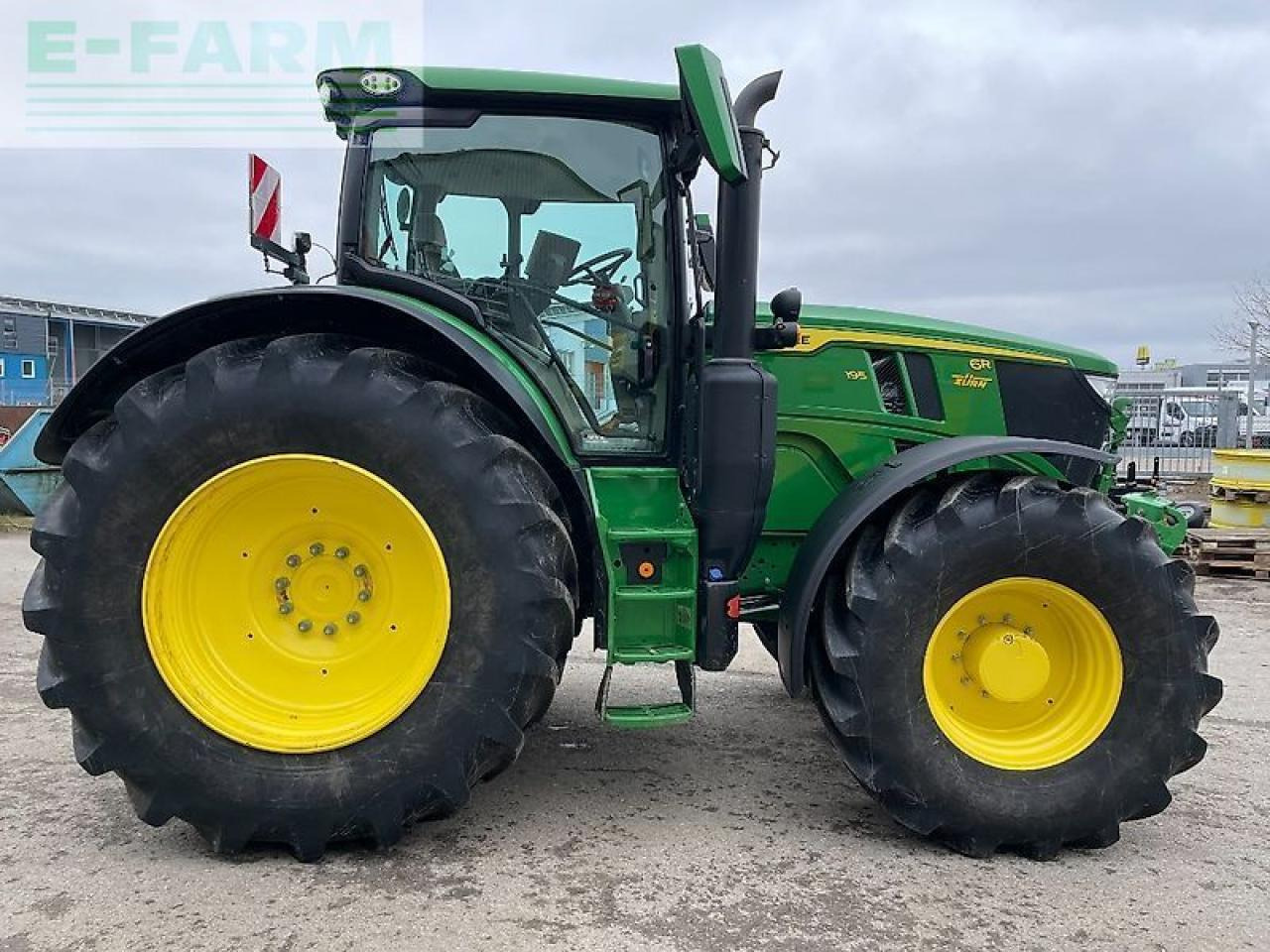 John Deere 6r195 / r 195 - Traktor: obrázek 4 John Deere 6r195 / r 195 - Traktor: obrázek 4