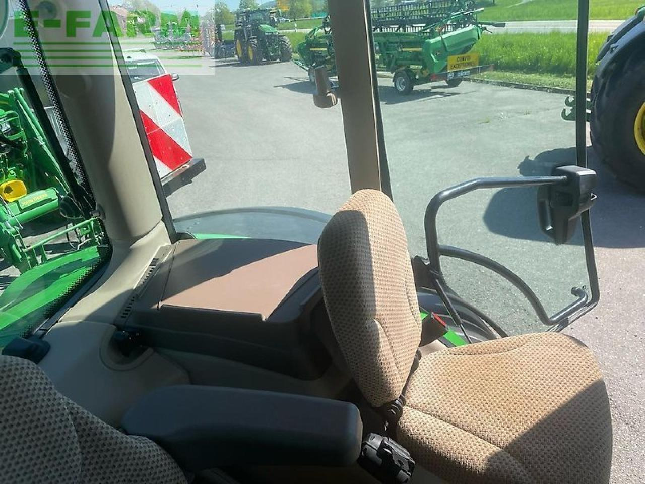 John Deere 6r215 / 6r 215 - Traktor: obrázek 5 John Deere 6r215 / 6r 215 - Traktor: obrázek 5