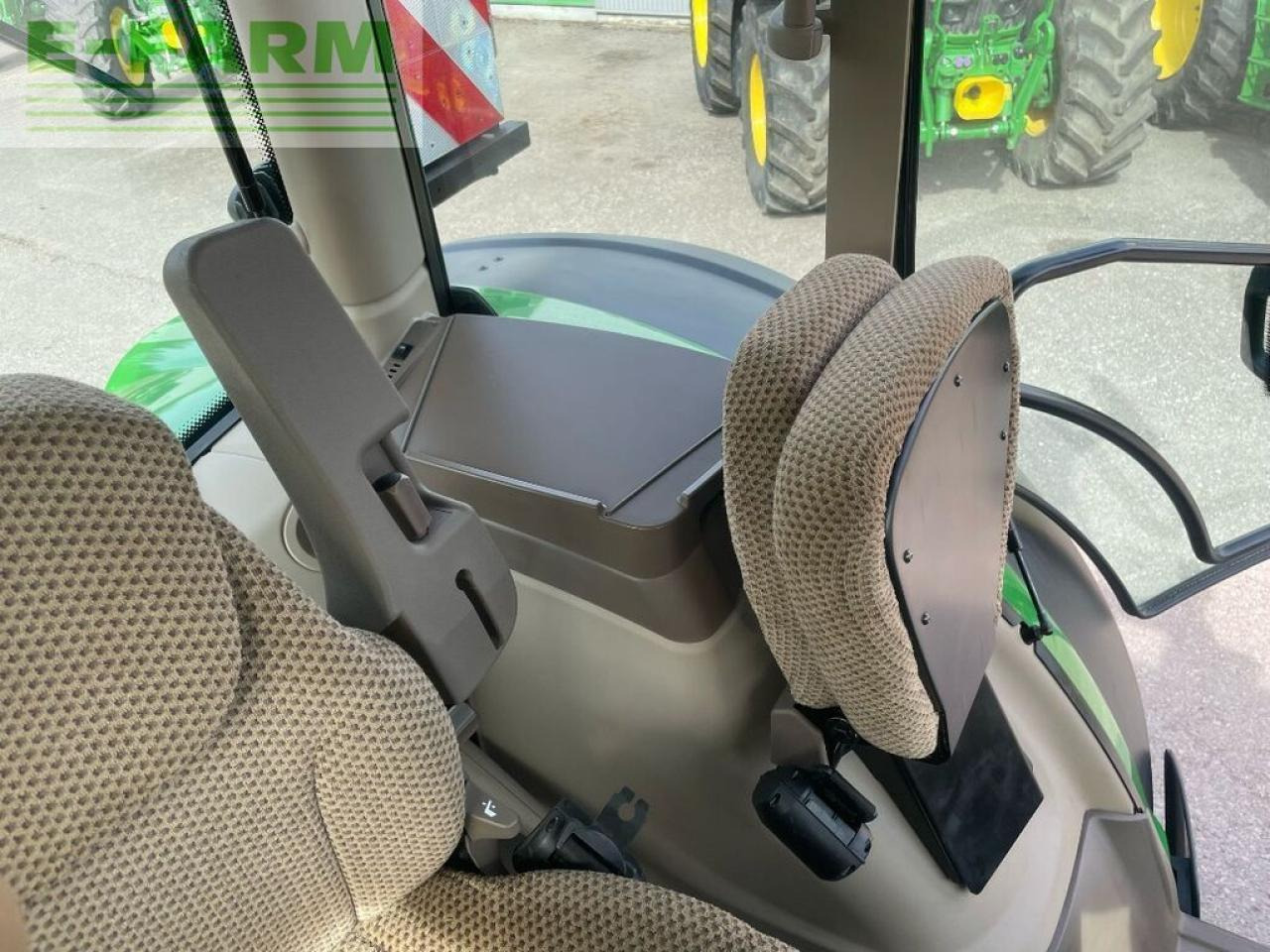 John Deere 6r215 / 6r 215 - Traktor: obrázek 5 John Deere 6r215 / 6r 215 - Traktor: obrázek 5