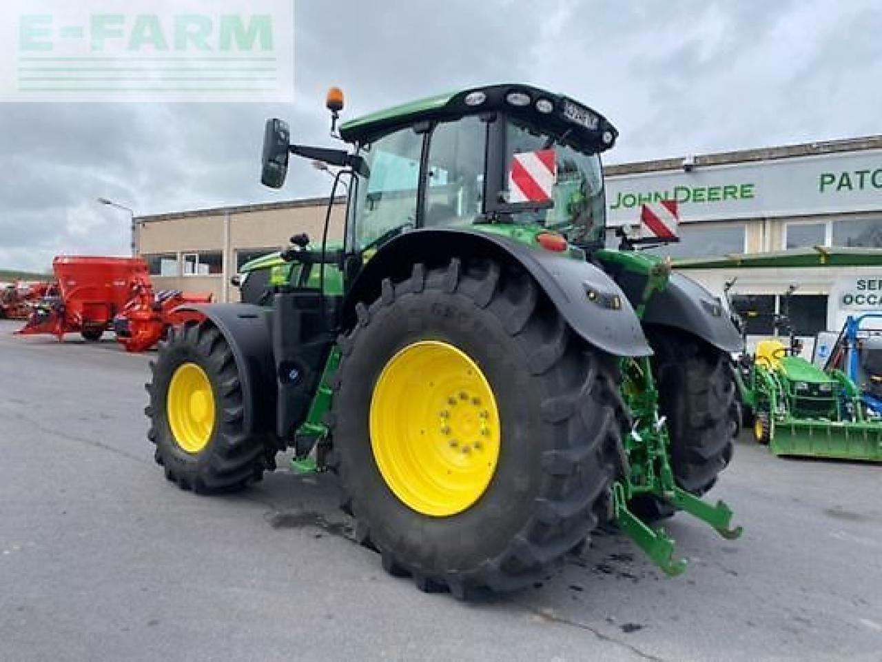 John Deere 6r215 - Traktor: obrázek 4 John Deere 6r215 - Traktor: obrázek 4