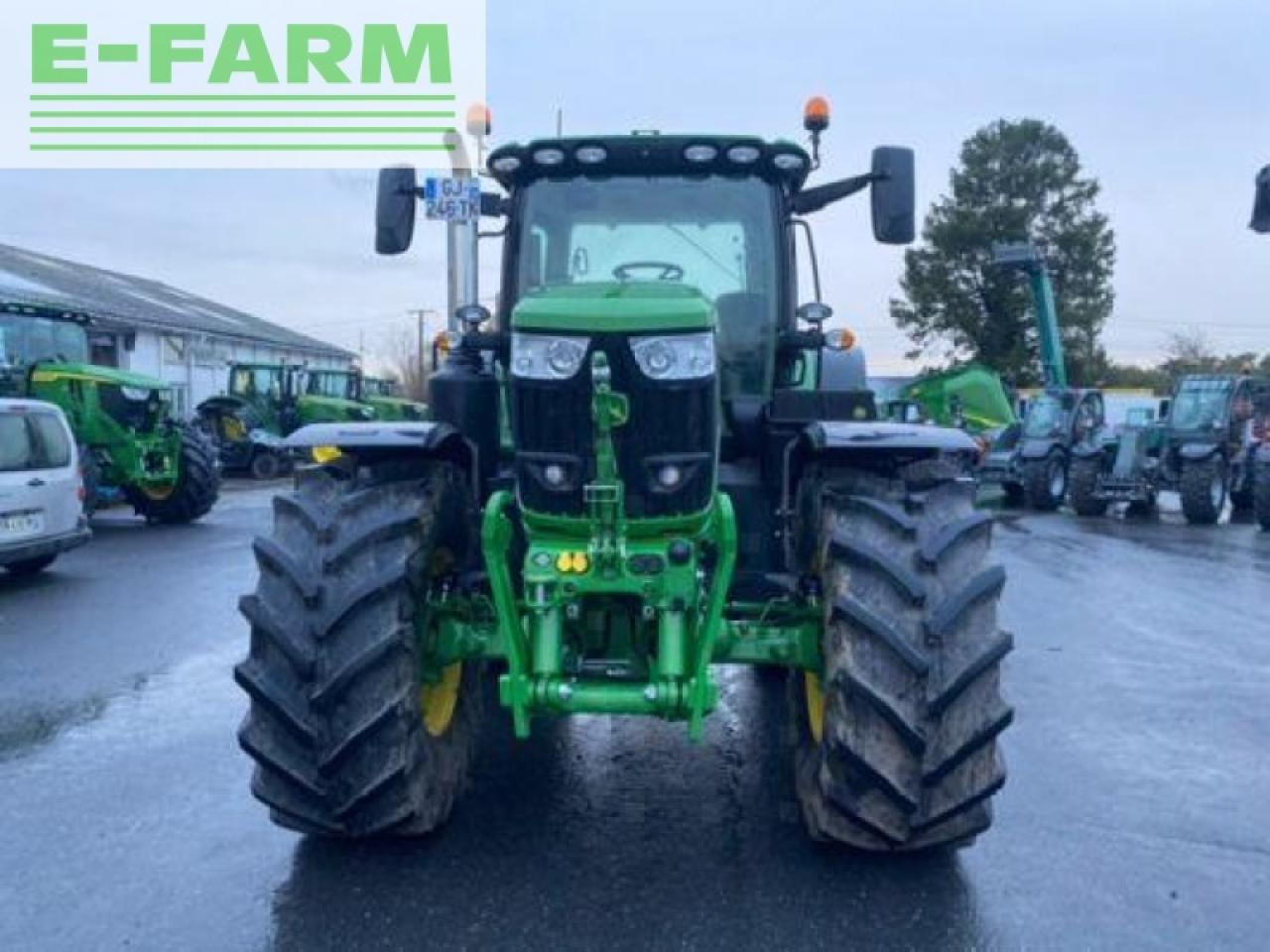 John Deere 6r215 - Traktor: obrázek 2 John Deere 6r215 - Traktor: obrázek 2