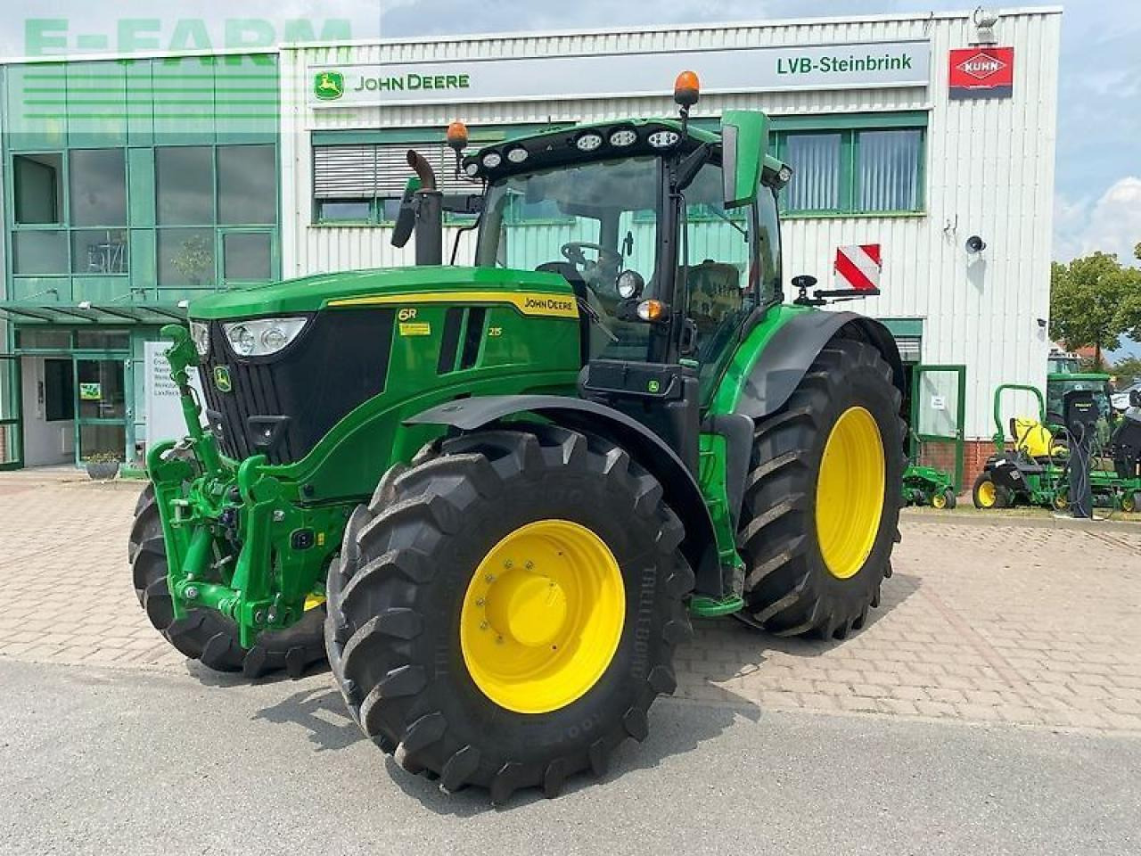 John Deere 6r215 - Traktor: obrázek 1 John Deere 6r215 - Traktor: obrázek 1