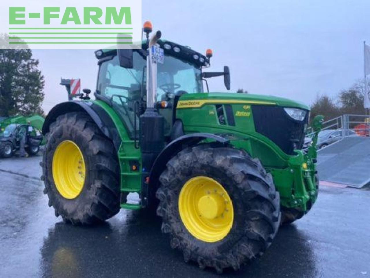 John Deere 6r215 - Traktor: obrázek 3 John Deere 6r215 - Traktor: obrázek 3