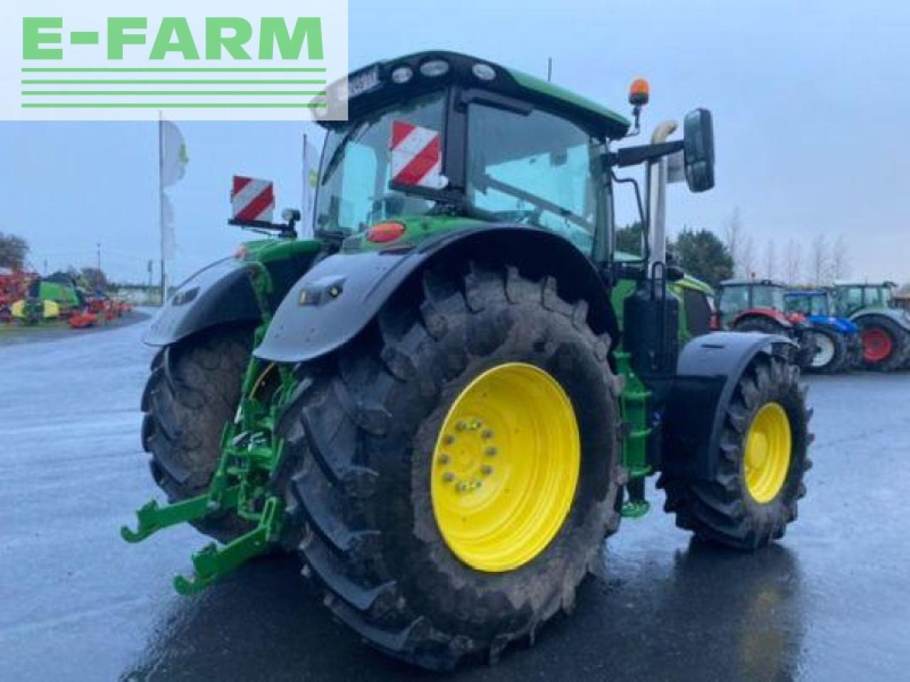 John Deere 6r215 - Traktor: obrázek 4 John Deere 6r215 - Traktor: obrázek 4