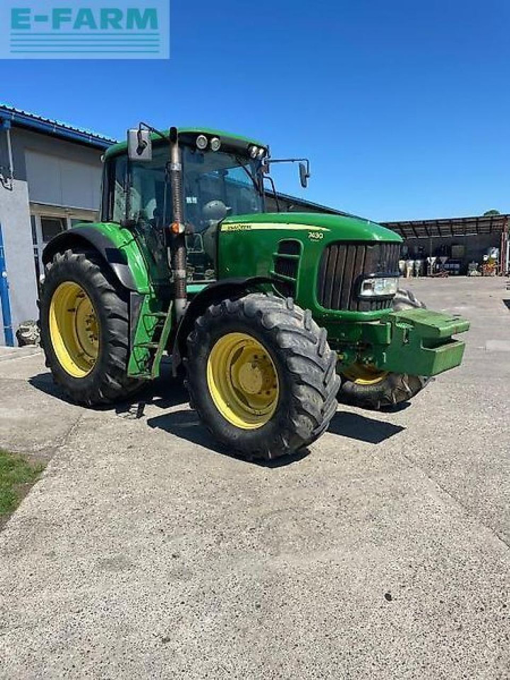 John Deere 7430 - Traktor: obrázek 2 John Deere 7430 - Traktor: obrázek 2