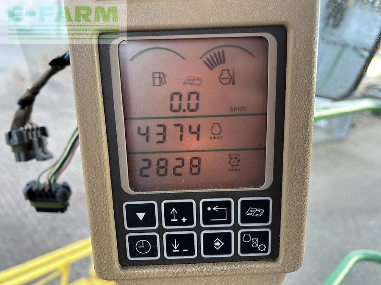 John Deere 7700 - Traktor: obrázek 4 John Deere 7700 - Traktor: obrázek 4