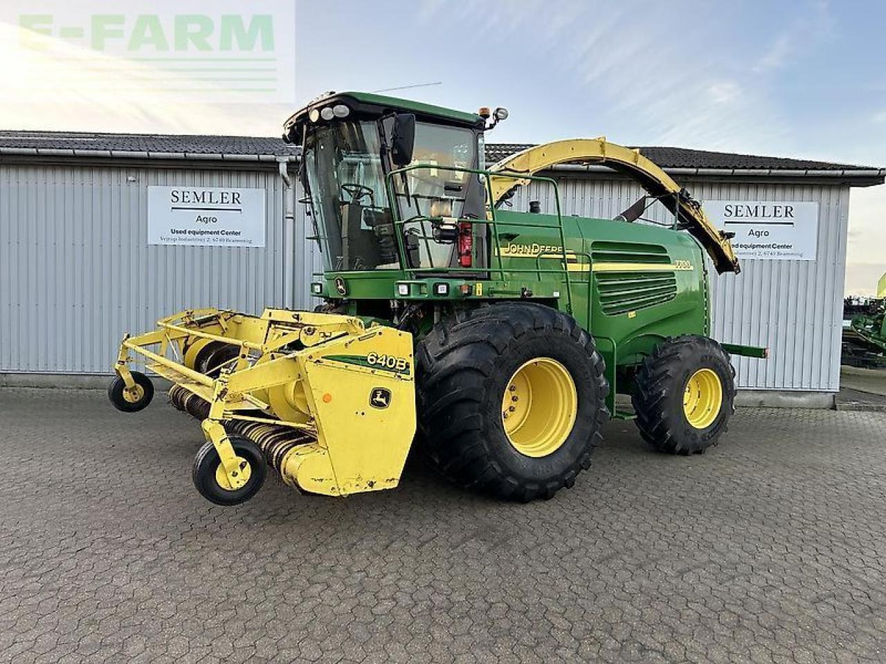 John Deere 7700 - Traktor: obrázek 1 John Deere 7700 - Traktor: obrázek 1