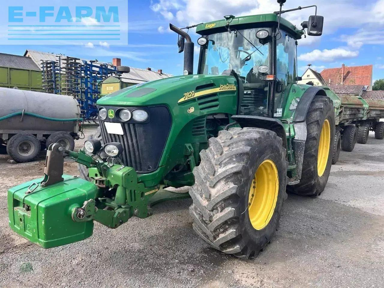 John Deere 7820 - Traktor: obrázek 1 John Deere 7820 - Traktor: obrázek 1