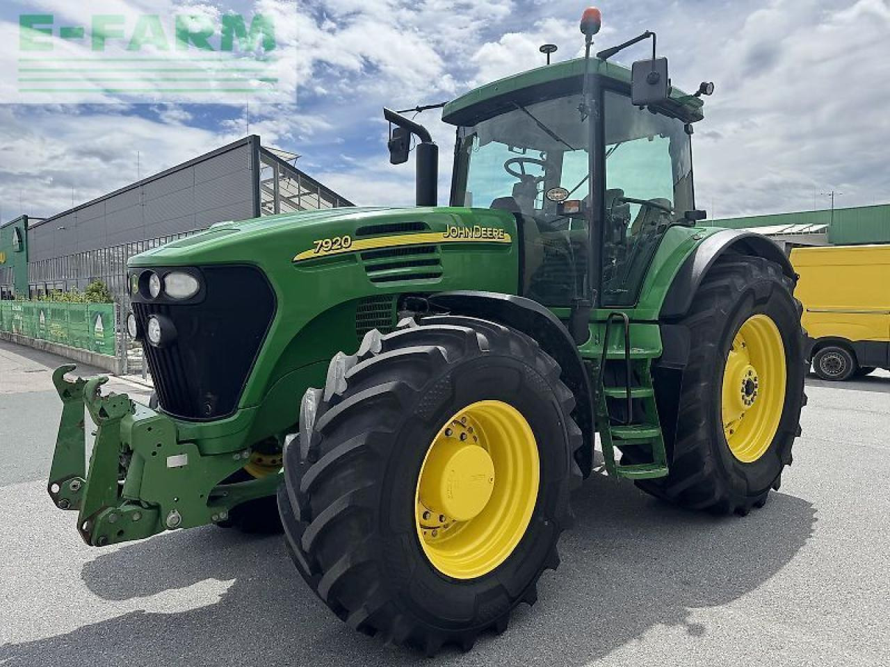 John Deere 7920 - Traktor: obrázek 1 John Deere 7920 - Traktor: obrázek 1