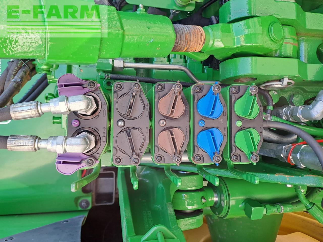 John Deere 8295R - Traktor: obrázek 5 John Deere 8295R - Traktor: obrázek 5