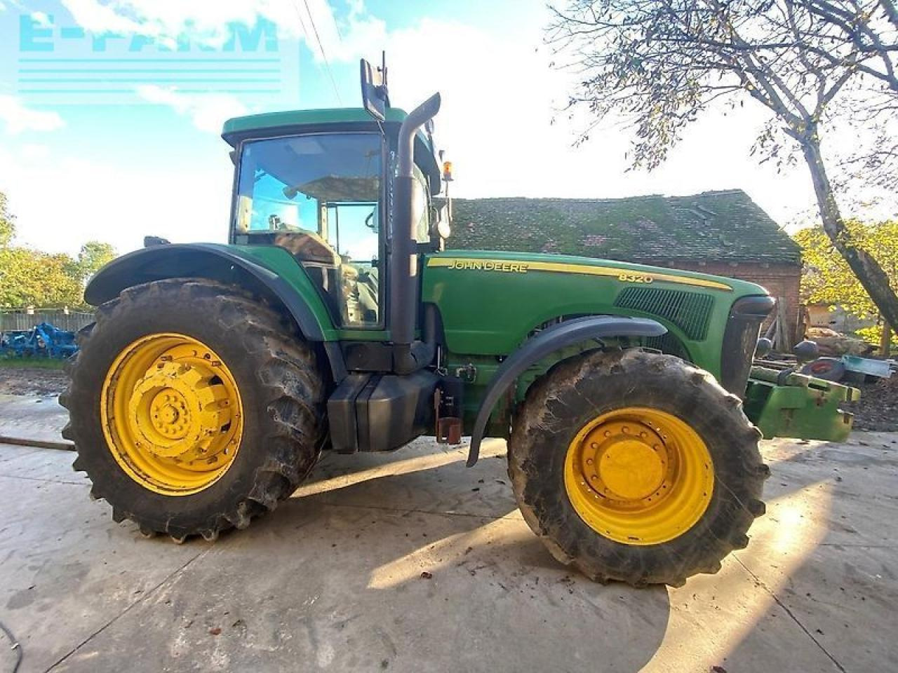 John Deere 8320 - Traktor: obrázek 3 John Deere 8320 - Traktor: obrázek 3