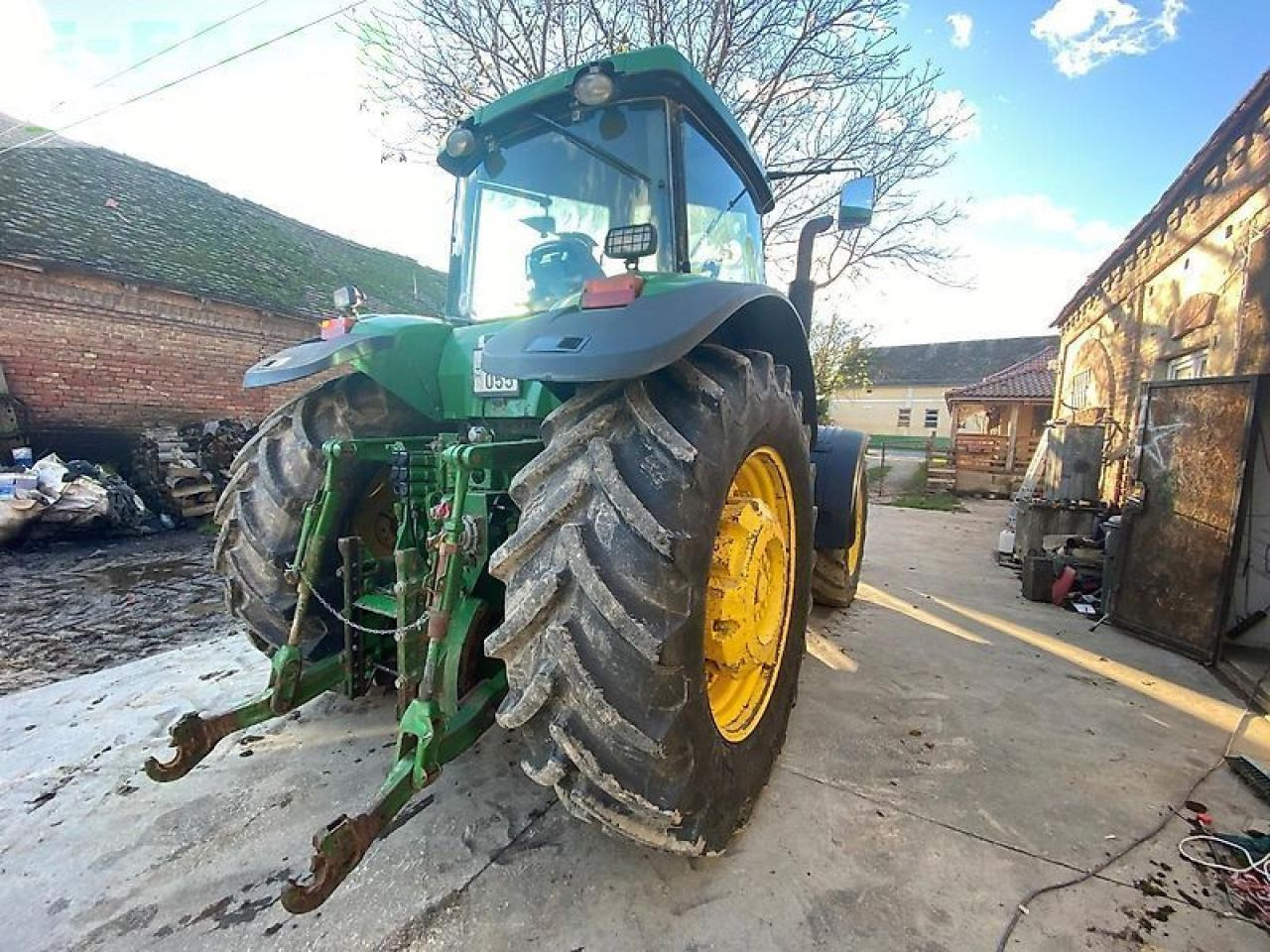 John Deere 8320 - Traktor: obrázek 4 John Deere 8320 - Traktor: obrázek 4