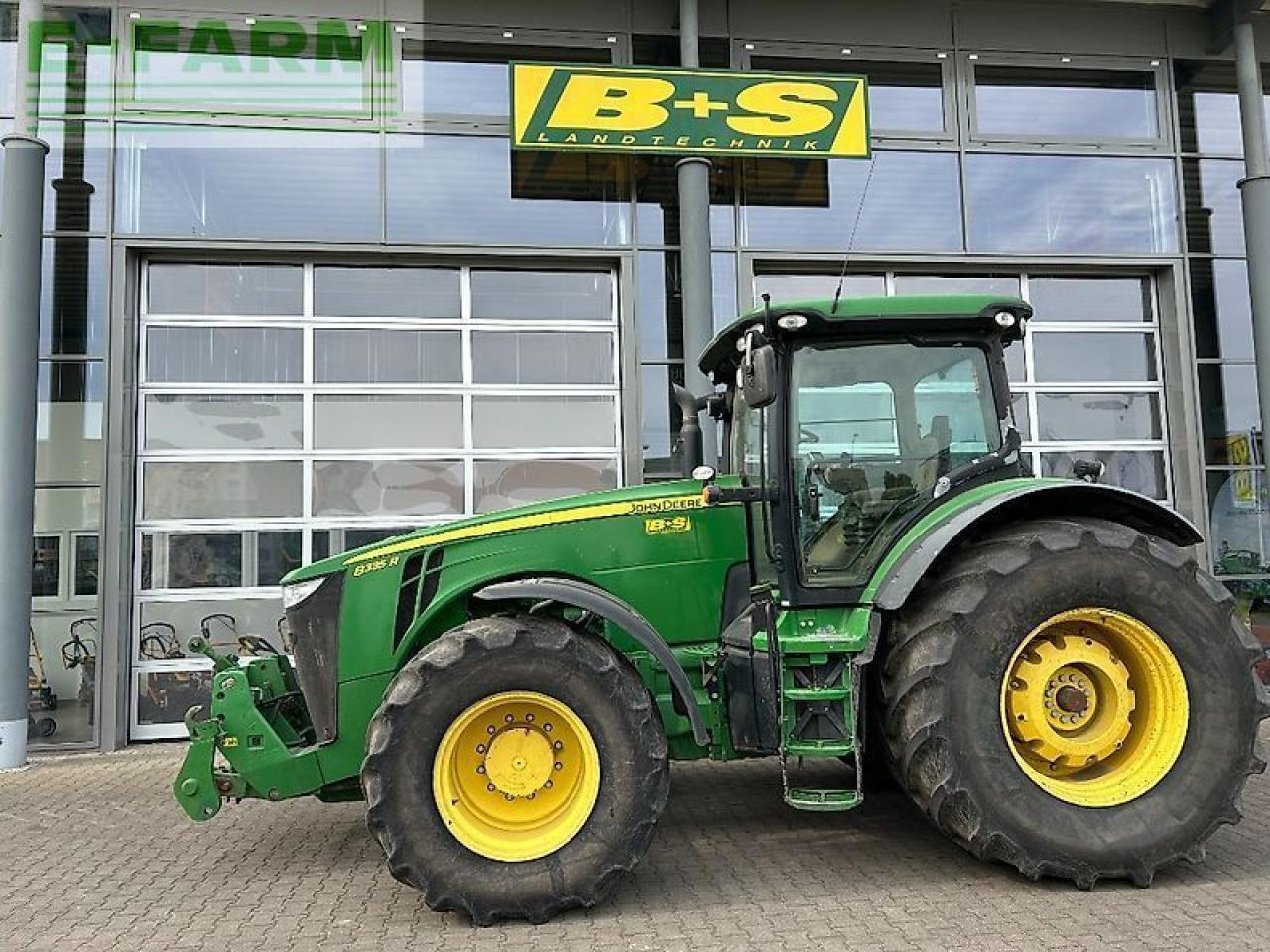 John Deere 8335r - Traktor: obrázek 1 John Deere 8335r - Traktor: obrázek 1
