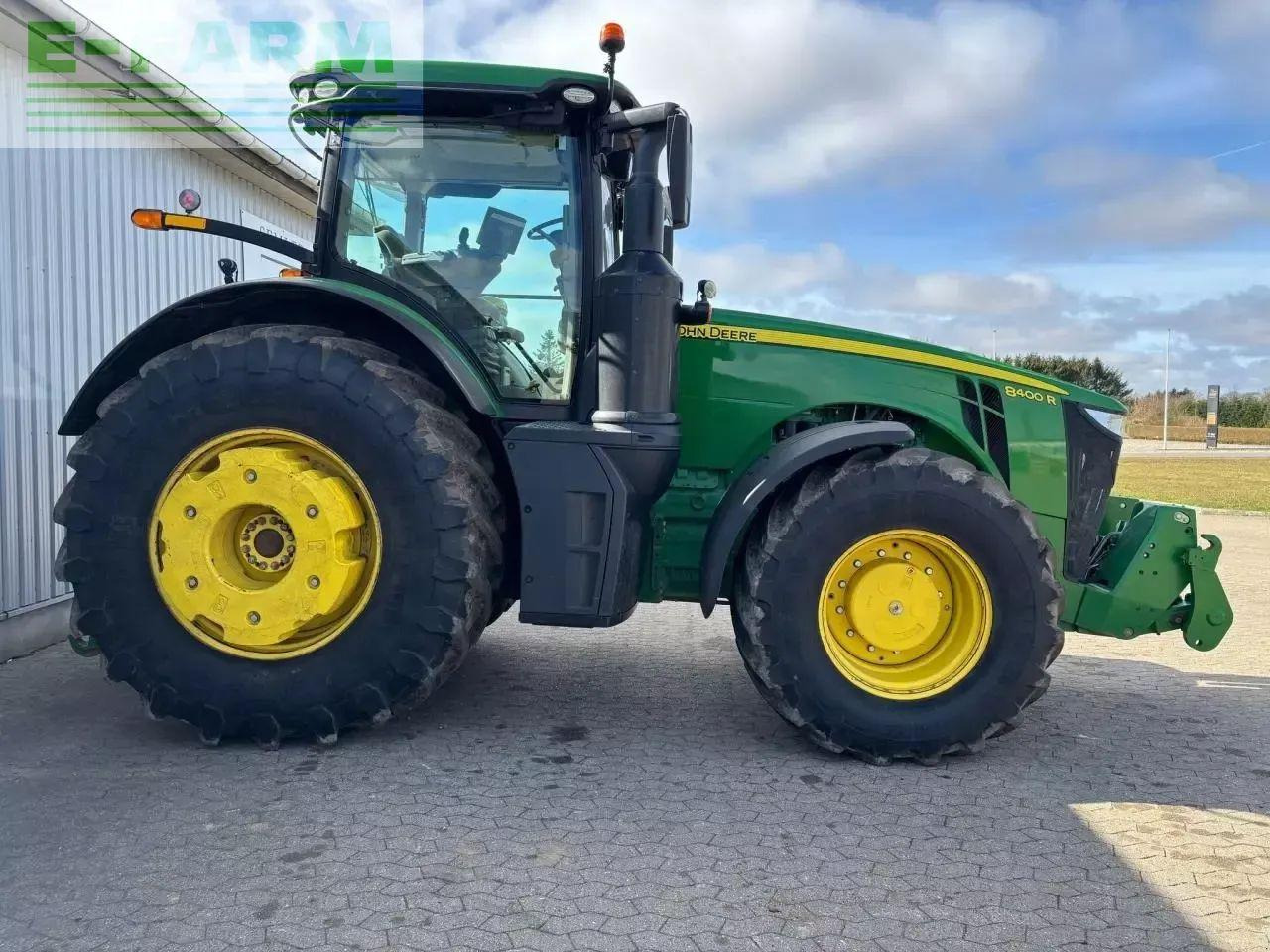 John Deere 8400r - Traktor: obrázek 2 John Deere 8400r - Traktor: obrázek 2