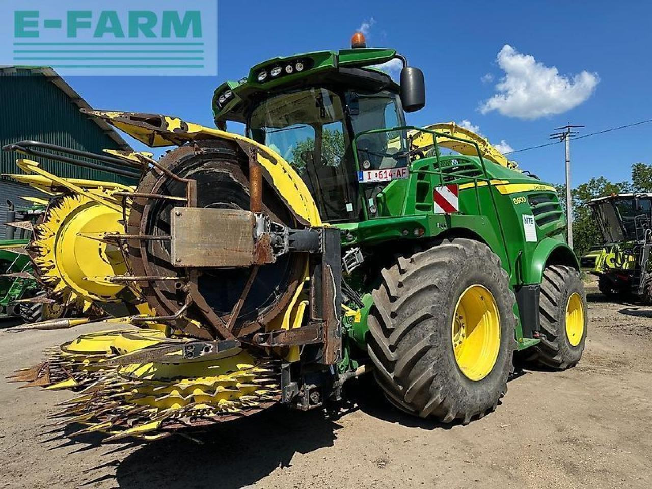 John Deere 8600 - Sklízecí mlátička: obrázek 1 John Deere 8600 - Sklízecí mlátička: obrázek 1