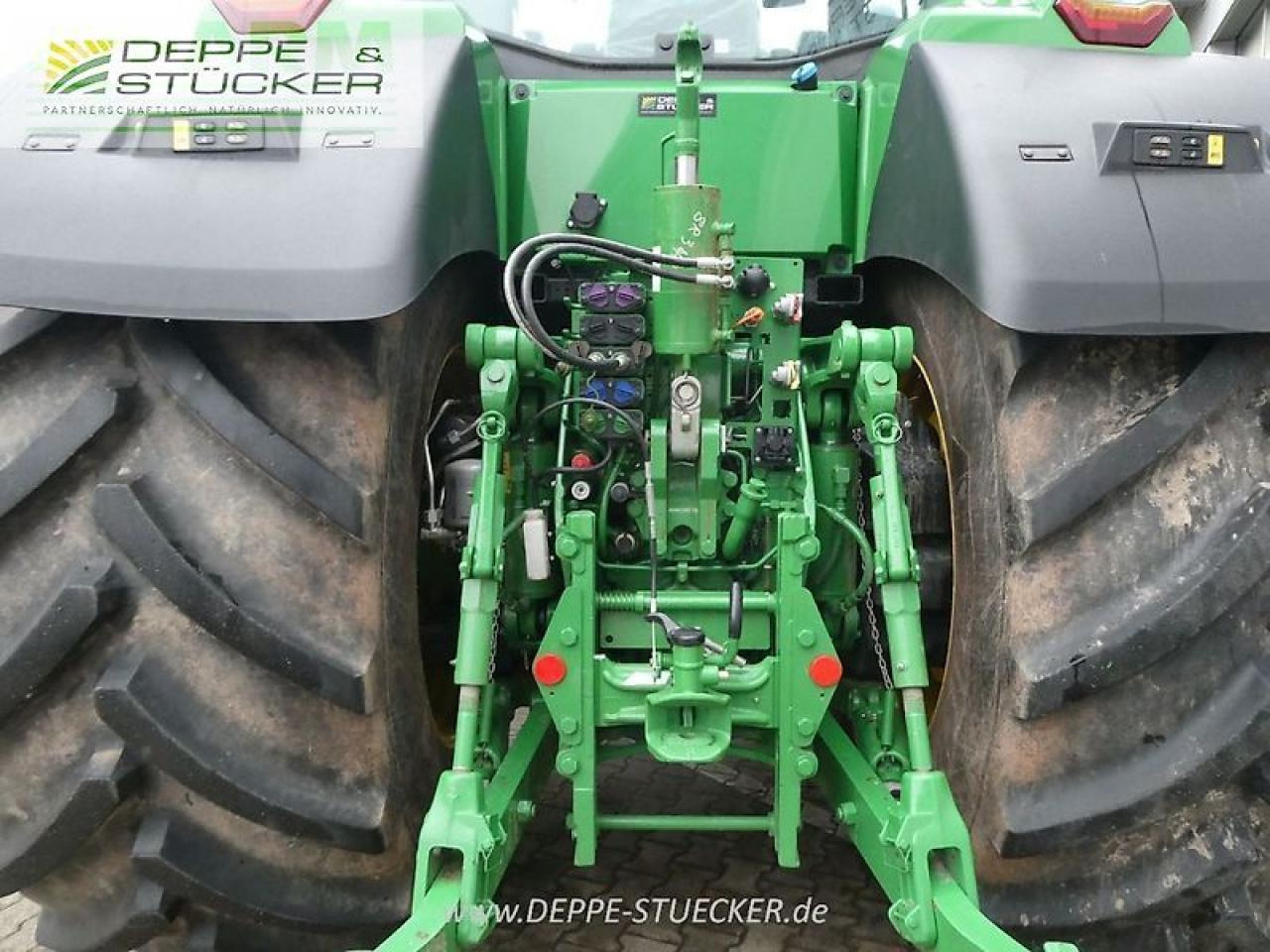 John Deere 8r 340 - Traktor: obrázek 4 John Deere 8r 340 - Traktor: obrázek 4