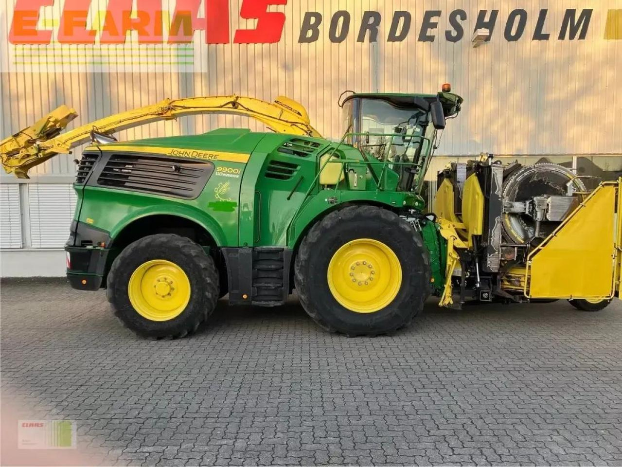John Deere 9900i - Sklízecí řezačka: obrázek 1 John Deere 9900i - Sklízecí řezačka: obrázek 1