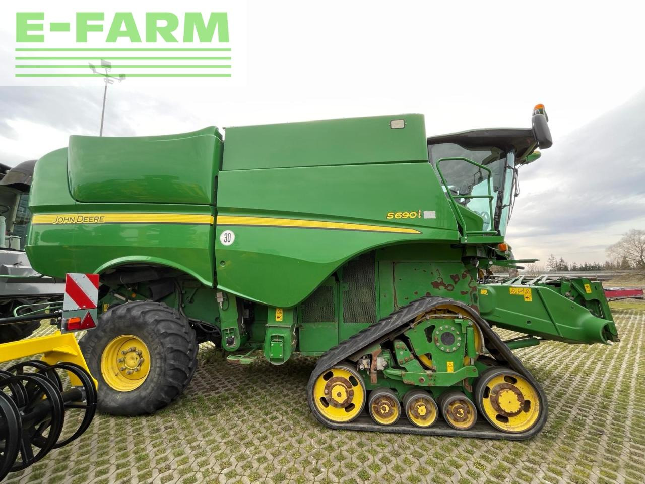 John Deere S690i - Sklízecí mlátička: obrázek 4 John Deere S690i - Sklízecí mlátička: obrázek 4