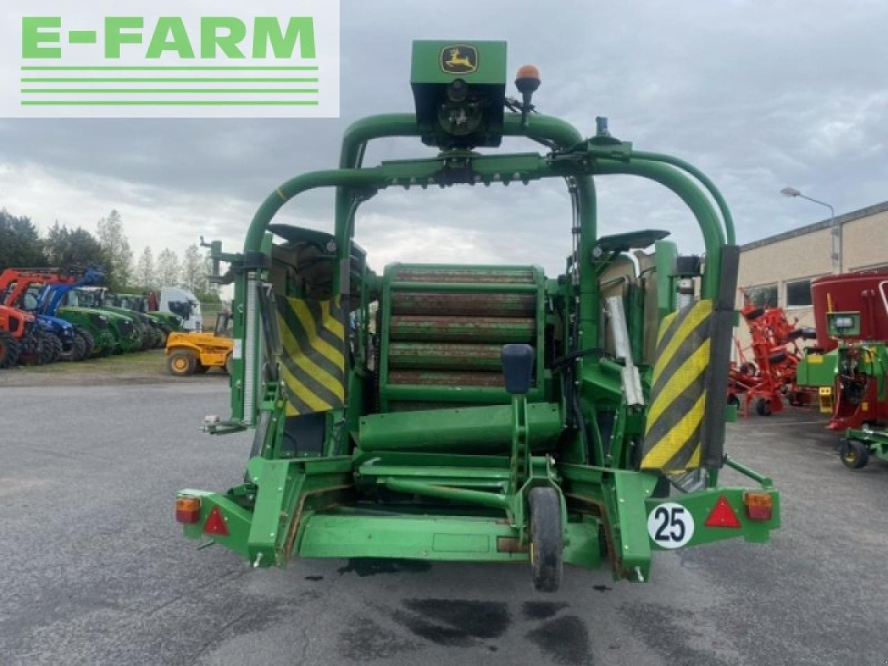John Deere c441r - Lis na hranaté balíky: obrázek 5 John Deere c441r - Lis na hranaté balíky: obrázek 5