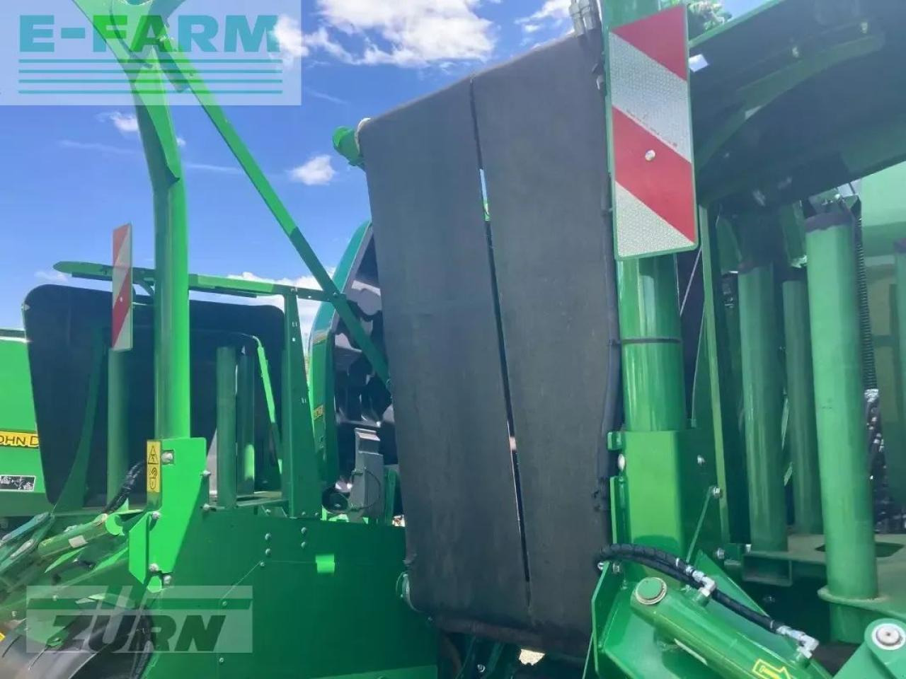 John Deere c461r - Lis na hranaté balíky: obrázek 4 John Deere c461r - Lis na hranaté balíky: obrázek 4