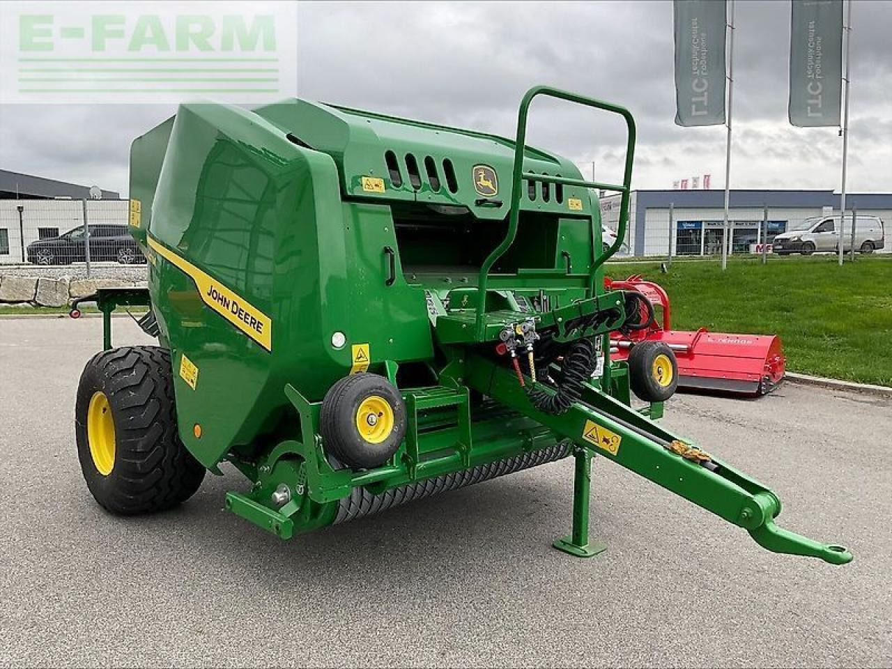 John Deere f 441 m rundballenpresse - Lis na hranaté balíky: obrázek 2 John Deere f 441 m rundballenpresse - Lis na hranaté balíky: obrázek 2